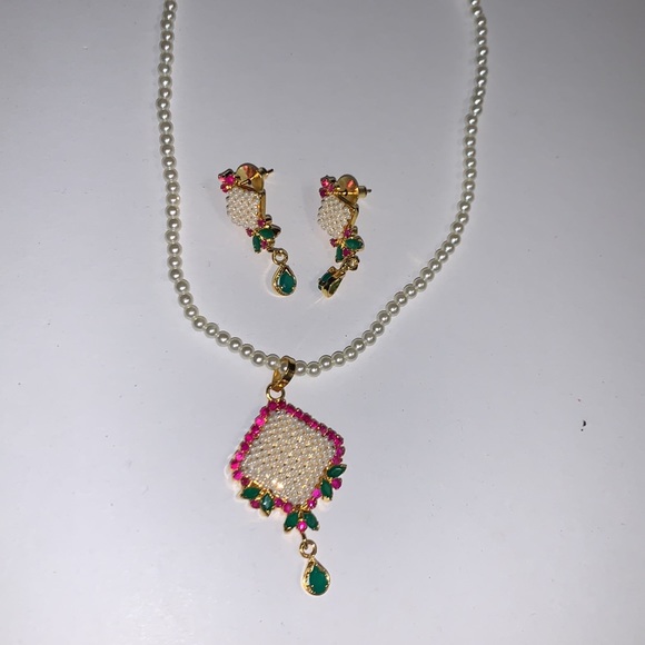 Gorgeous Indian jewelry set - Picture 1 of 10